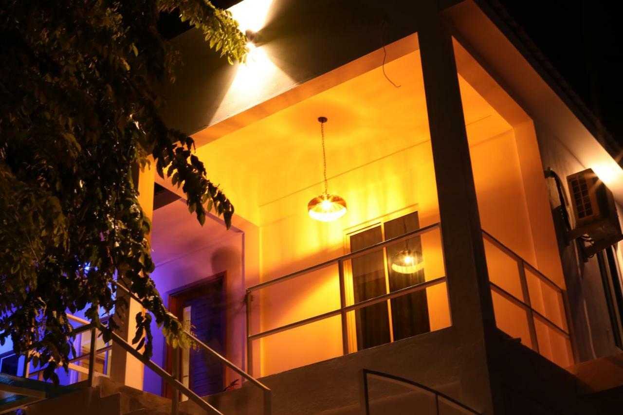 Moodhu Surf House Hotell Himmafushi Eksteriør bilde